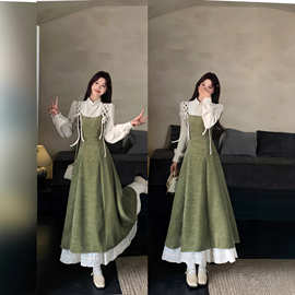2025年法式复古超好看假两件连衣裙女秋冬新款设计感别致显瘦裙子