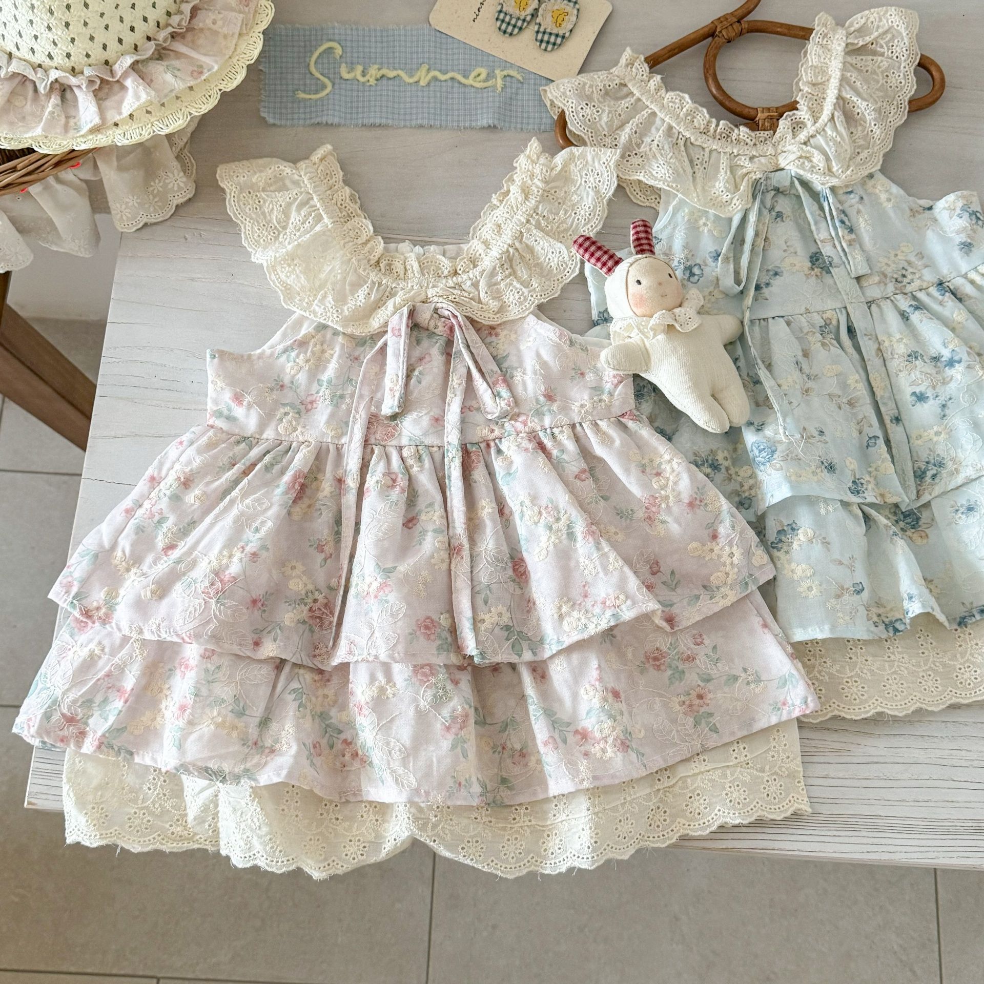 [Xianning Seven] Flores de cerezo originales ~ Vestido de encaje floral suave con mangas pequeñas y dulces de verano para niñas