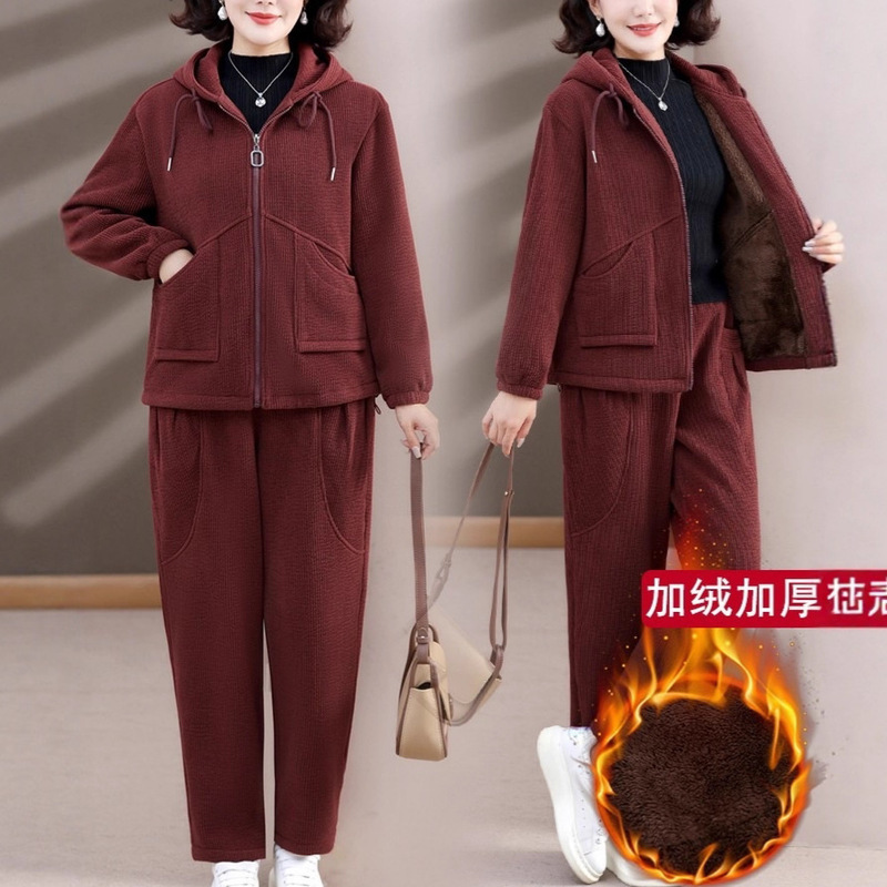 Middle-Aged and Elderly Mothers' Autumn and Winter Corduroy Sportswear Casual Fleece-Lined Suit Women's Middle-Aged Style Sweatshirt Two-Piece Set Middle-Aged and Elderly Mothers' Autumn and Winter Corduroy Sportswear Casual Fleece-Lined Suit Women's Middle-Aged Style Sweatshirt Two-Piece Set