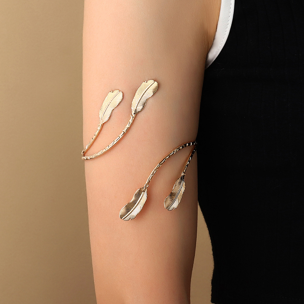 24g Weight Alloy Pendant Material No Inlaid Inlay Material arm bracelet Classification Alloy Chain Material Anniversary, Business, Travel Occasion Alloy Material Geometric Pattern All Seasons Season Women'S Gender Fashion Style Fashion Hollow Geometric Pattern Butterfly Leaf Alloy Bracelet 3