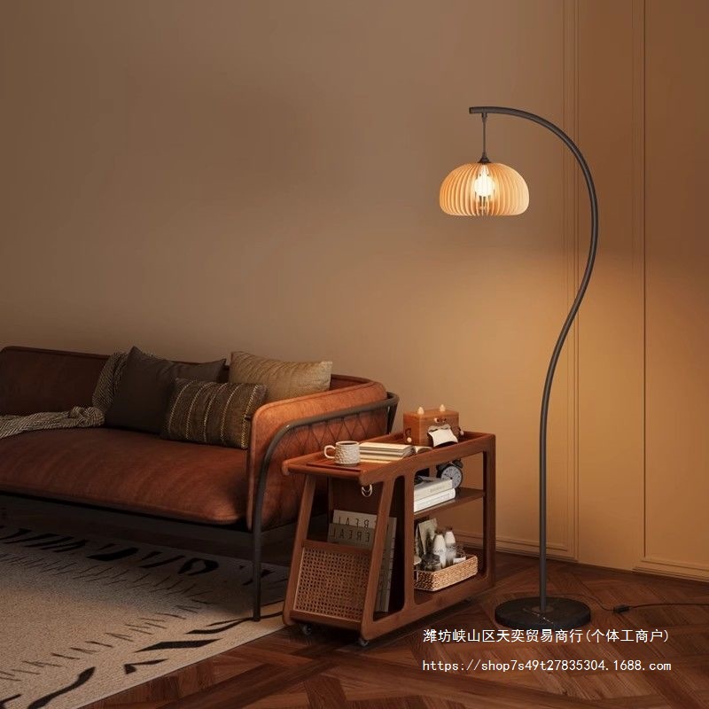 复古风落地灯客厅沙发旁氛围感中古侘寂风卧室书房角落立式台灯