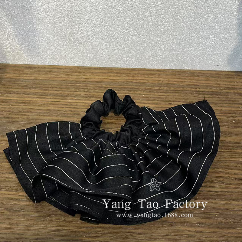 Los blogueros de earlobr de Corea del Sur tienen el mismo estilo ~ Falda, cuerda para la cabeza, lazo para el cabello del intestino grueso, pliegues, delicadas bandas de goma para atar la cabeza