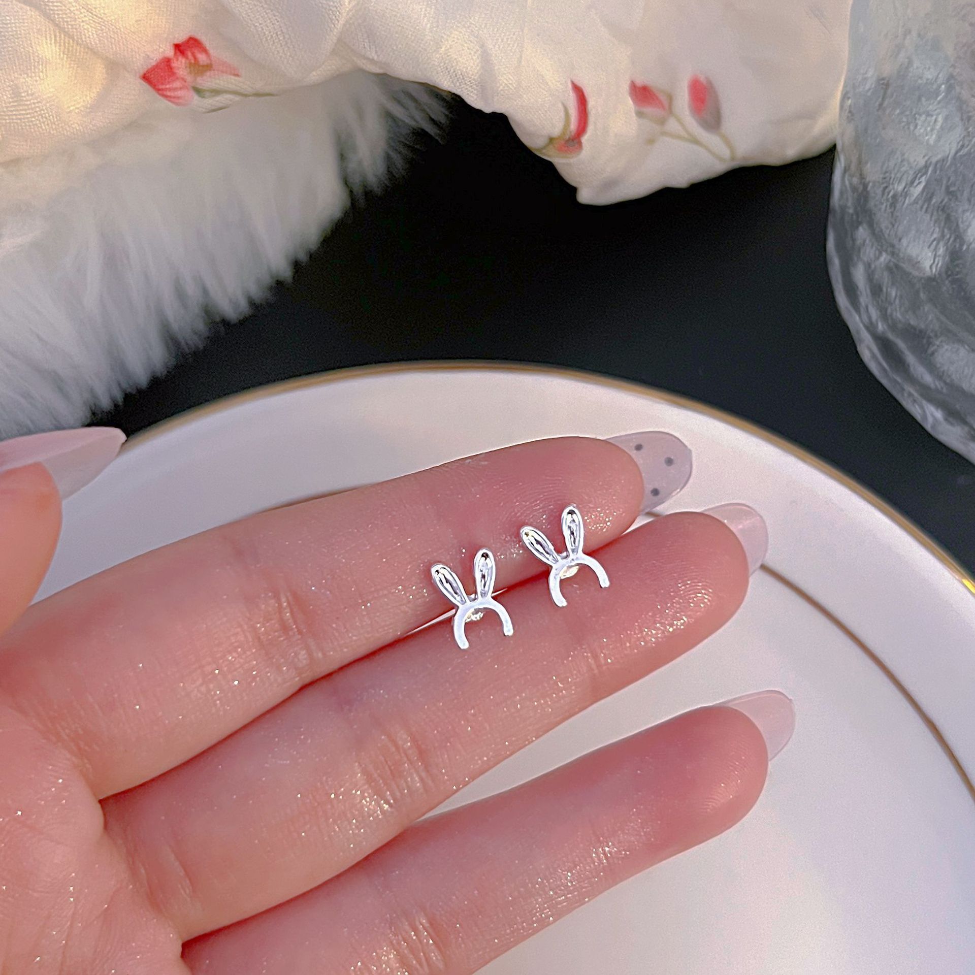 S999 Silver Ear Studs Delicate Compact Pure Silver Premium Pearl Earrings Hypoallergenic Sleep-in Cartilage Studs Ear Jewelry