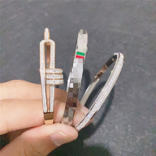 18K Japanese/Korean Diamond-Halo Titanium Steel Bracelet with Rose Gold/Silver Color, Simple and Fashionable Unisex Stainless Steel Band for Women