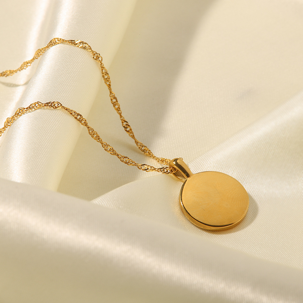 Fashion Portrait Stainless Steel Gold Plated Artificial Diamond Pendant Necklace