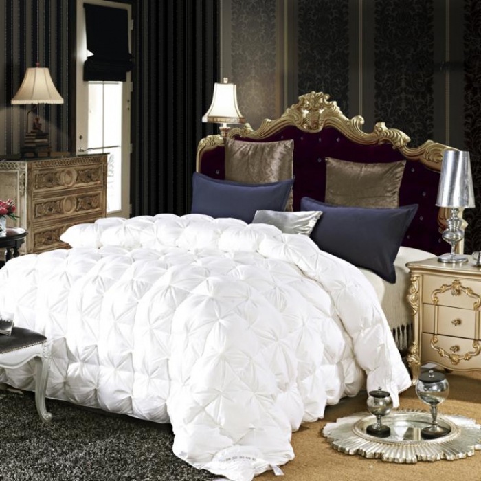 Hungarian 95% White Down Winter Comforter Insulated Thick Down Comforter for Five-Star Hotels Spring and Autumn Season