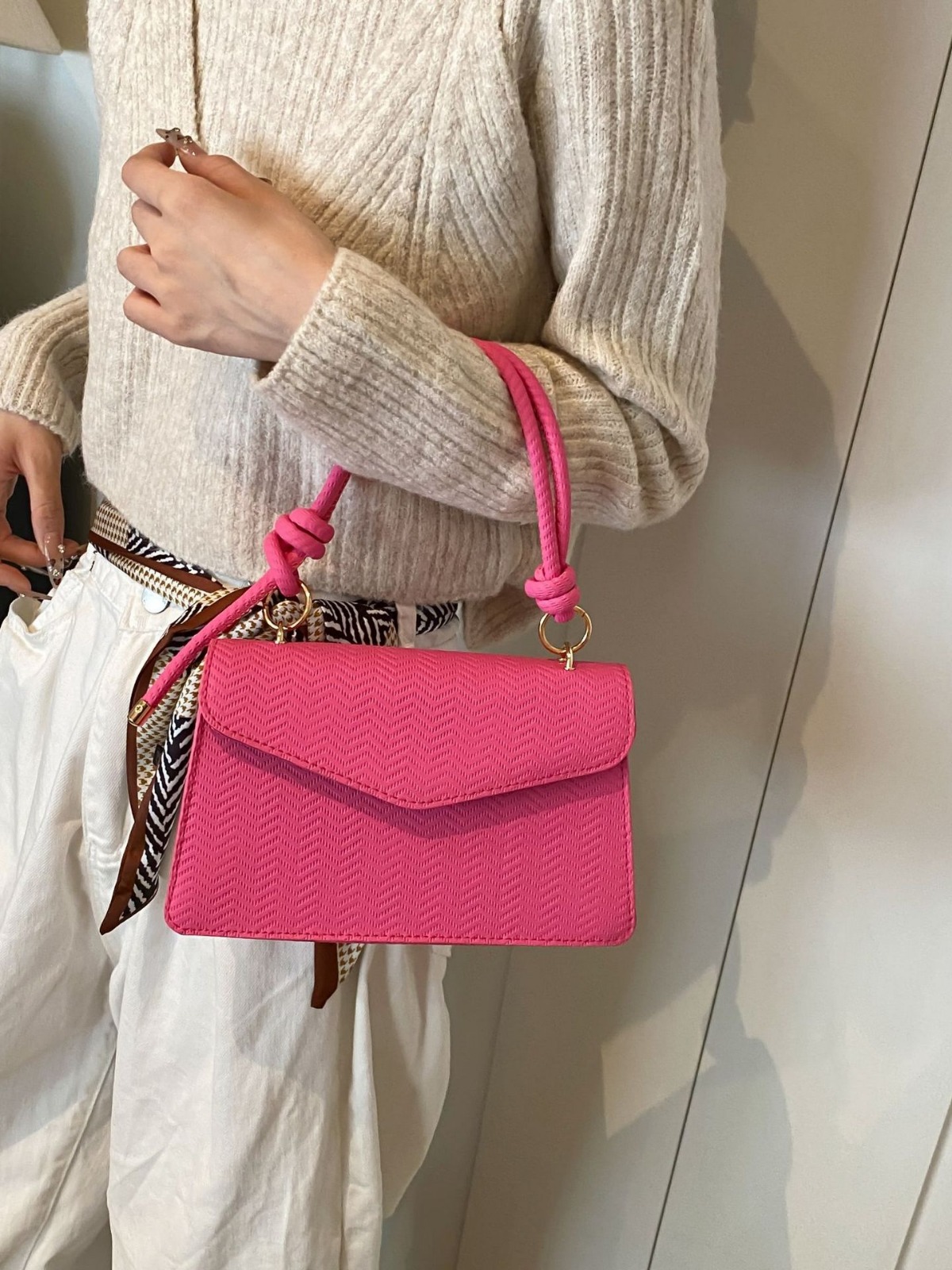 Bolso popular de este año para mujeres 2024 nuevo estilo extranjero bolso de mochila versátil para mujeres texturas de moda bolso de hombro