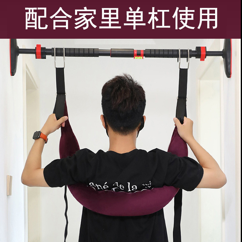 La correa de tracción del dispositivo de estiramiento de la barra horizontal colgante protege la columna lumbar y el disco interlumbar sobresale.