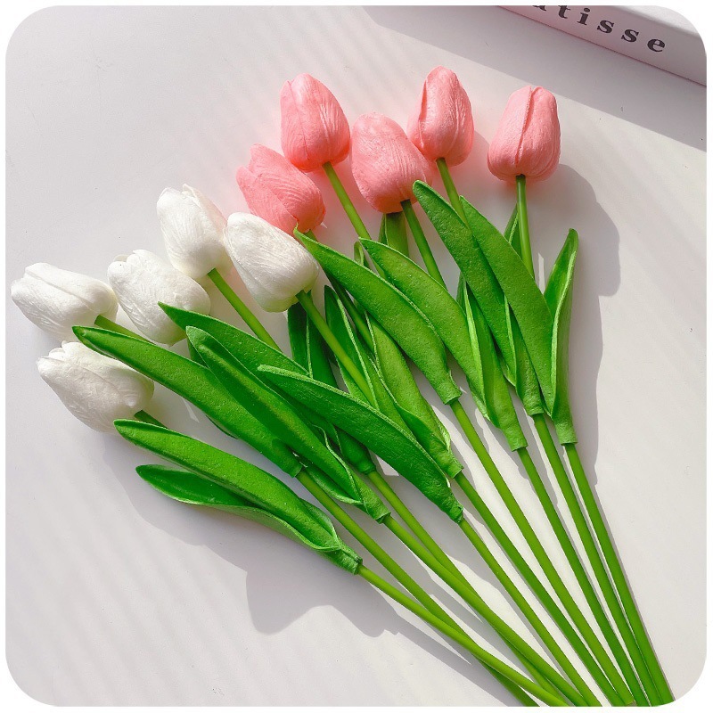 Flores florales Decoración de la sala de estar Decoración Decoración Ramo biónico Tulipán Flor seca de lujo ligero Flor falsa Decoración eterna