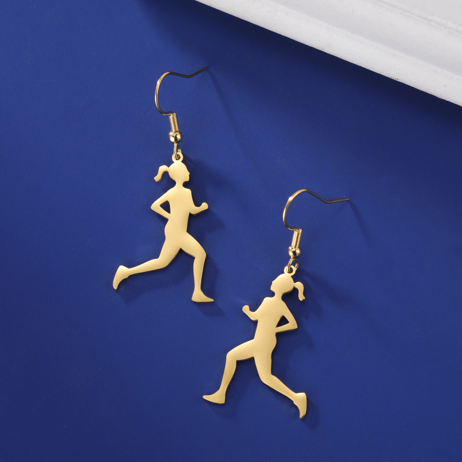 Fashionable earrings