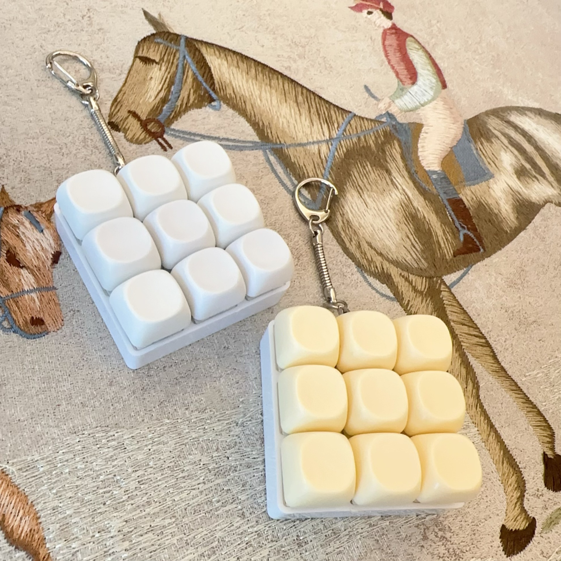 Cross-border Round Cap Decompression Button 9-key Switch Tester Keyboard Cat Keychain Finger Squeeze Stress-relief Toy_voghion.com