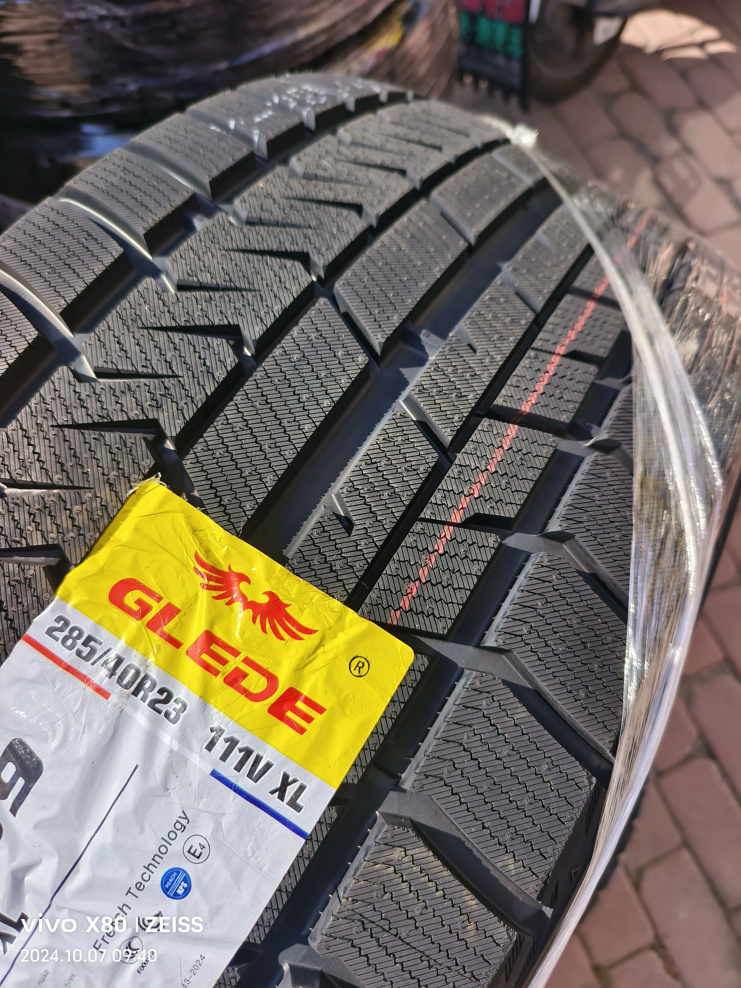 285/40R23 Winter Ice and Snow Anti-Skid Snow Tires 325/35R23 Other Snow Tires