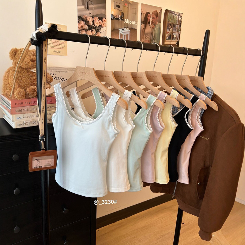 New Dopamine Wide-Shoulder Camisole with Chest Pads and Bow, Ballet Style, Pure and Desirable, for Girls, Beautiful Back Design, Can Be Worn as an Inner or Outer Layer New Dopamine Wide-Shoulder Camisole with Chest Pads and Bow, Ballet Style, Pure and Desirable, for Girls, Beautiful Back Design, Can Be Worn as an Inner or Outer Layer