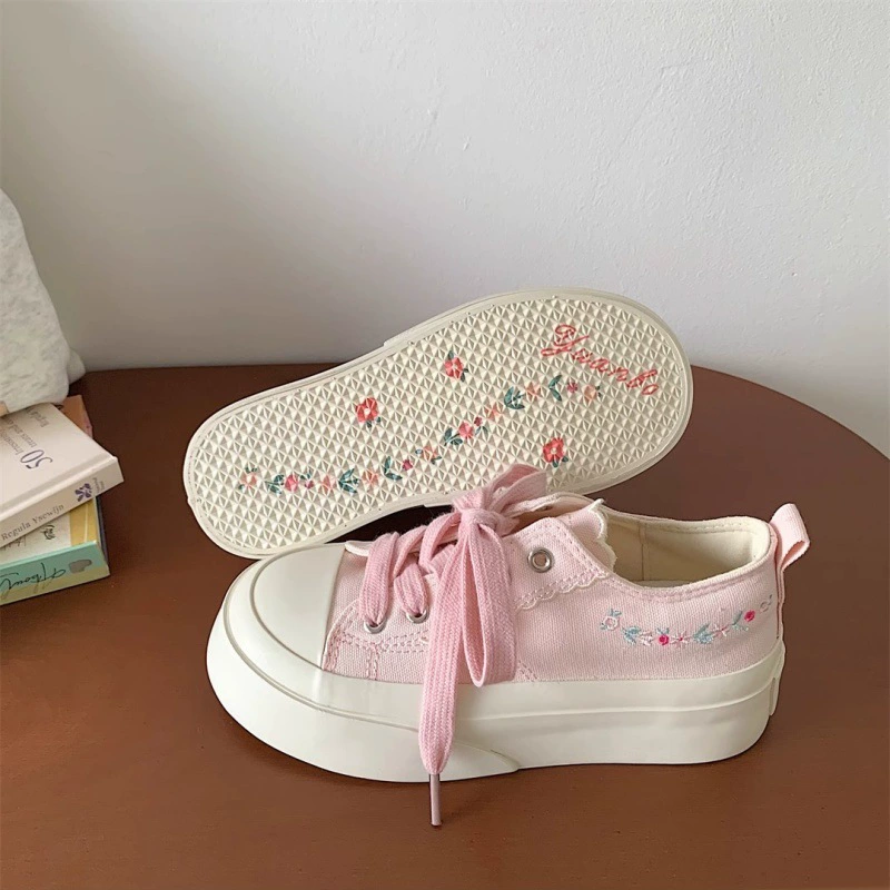 Оригинальные студенческие летние тонкие дышащие парусиновые туфли для женщин, универсальные белые туфли с вышивкой, повседневная обувь на толстой подошве