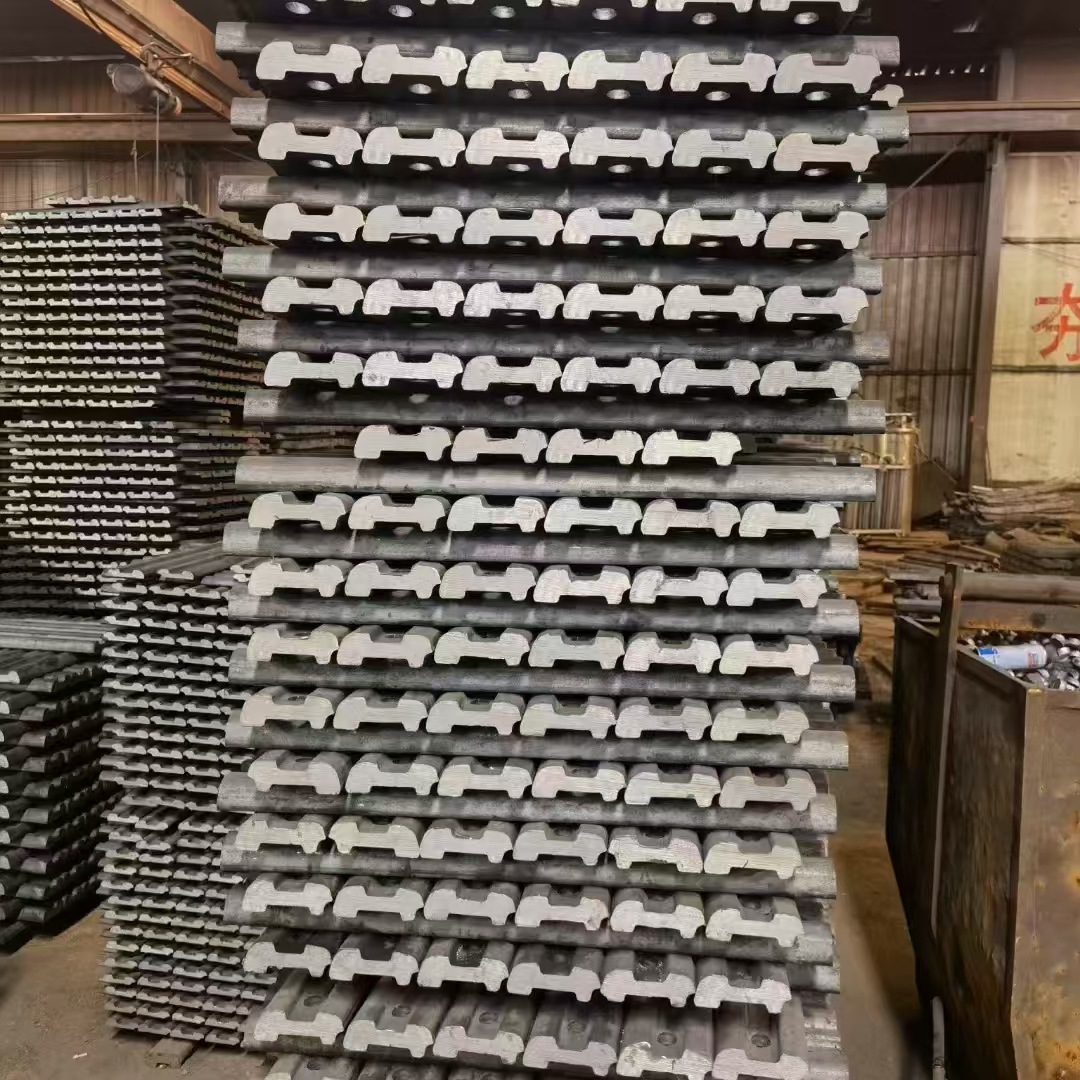 43kg轨道鱼尾板 38kg钢轨连接板  P50钢轨夹板 60kg重轨夹板