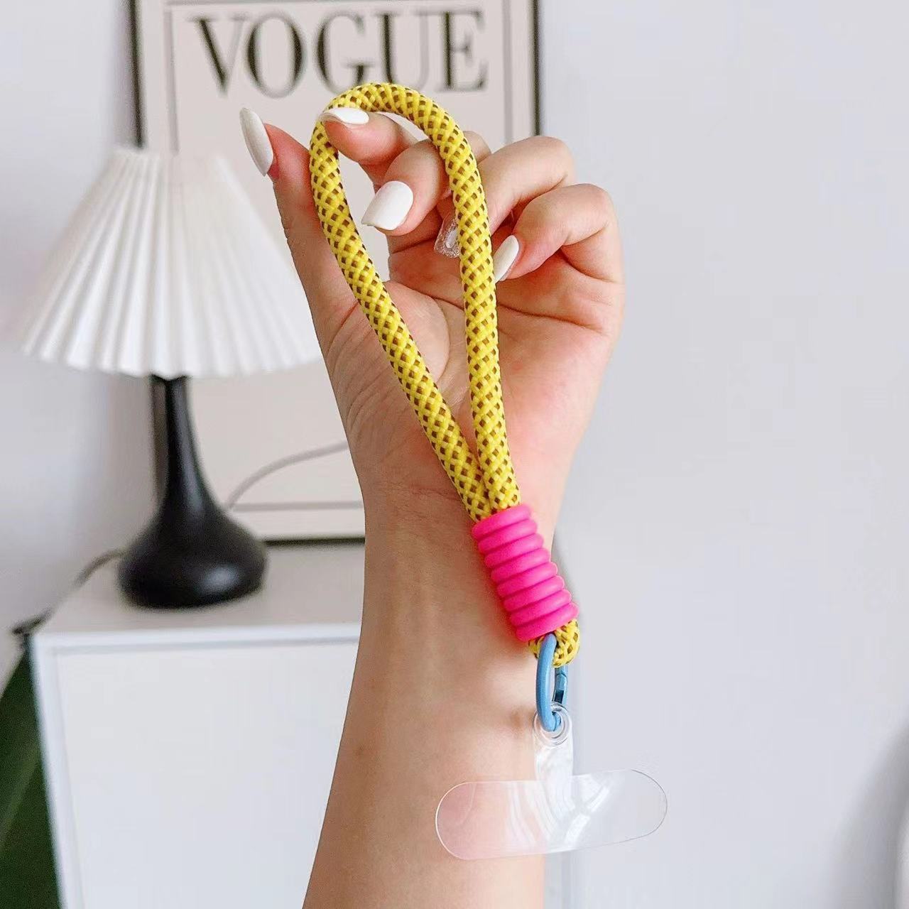 그리드 옐로우 + 로즈 레드