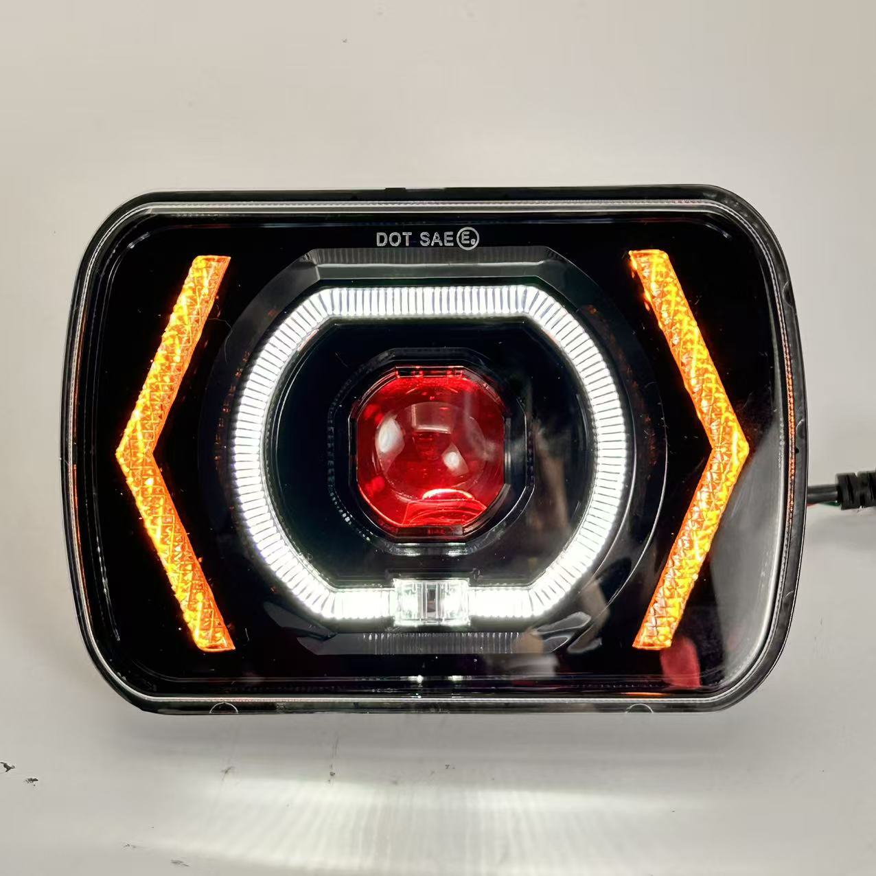 Lente de 7 pulgadas Wrangler faro rojo diablo ojo izquierdo y derecho con flecha auto modificado faro LED vehículo todoterreno