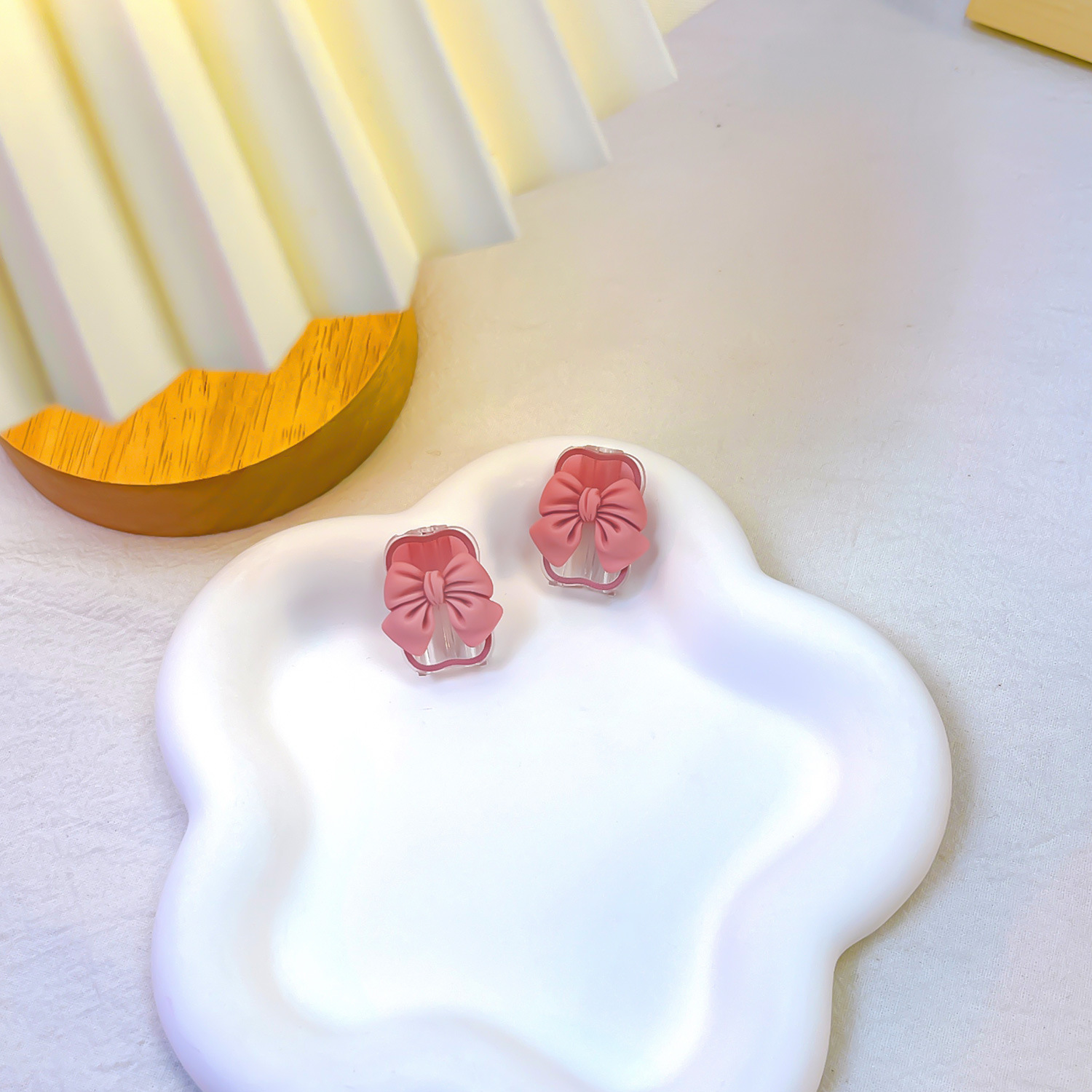 Modelo de onda adecuado para Apple 20W cubierta protectora del cargador 18W cabeza de carga cable de datos cubierta protectora arco tridimensional