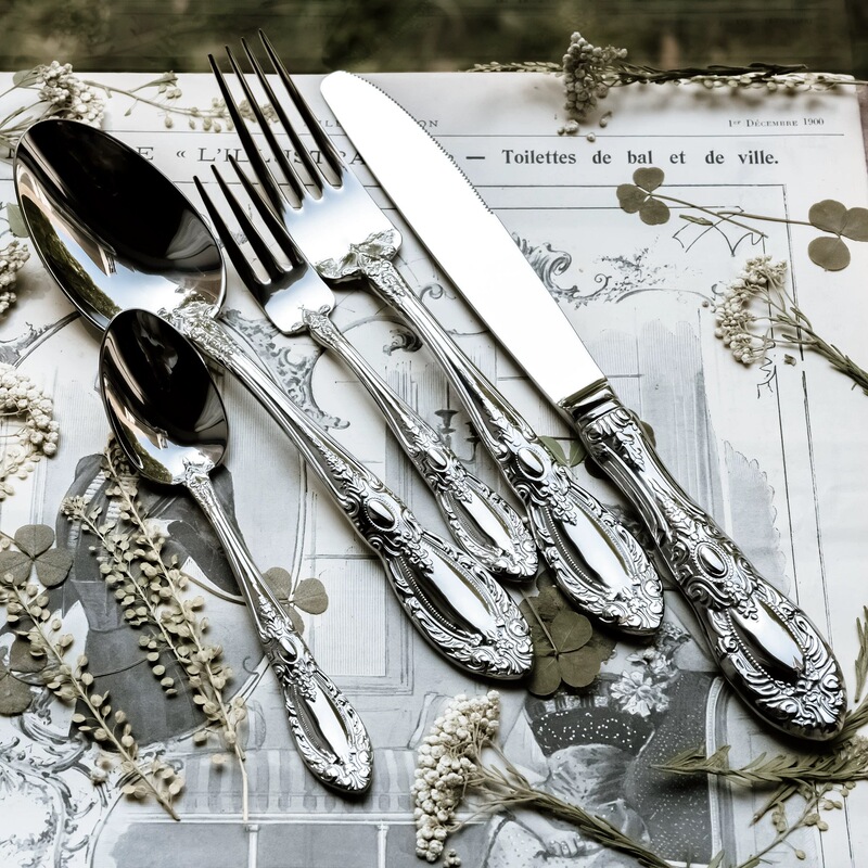 304 Stainless Steel French Retro Style Royal Vintage Embossed Art Style Dinnerware 5-Piece Set Wedding Banquet Knife, Fork, Spoon