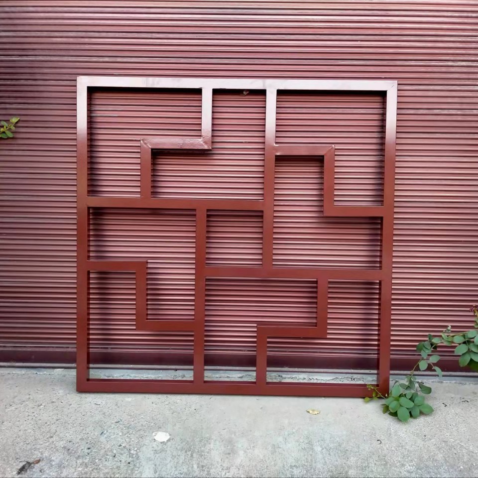 广东厂家直供仿古木纹铝窗花屏风厚方管焊接护栏阳台室内仿古铝艺