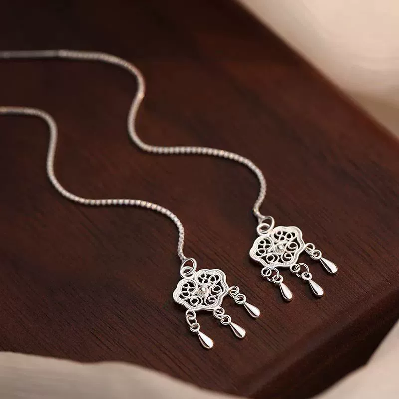 Earrings, protective amulet, light luxury style, high-end