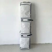 Лыжная сумка на колесах может быть проверена на одинарные и двойные доски, универсальная переноска на одно и два плеча, отдельные сумки для сухих и влажных лыж.