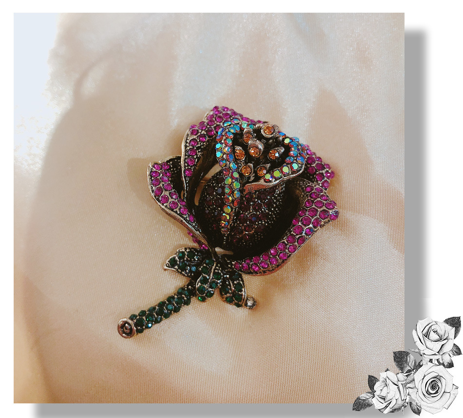 Retro Flower Alloy Plating Inlay Rhinestones Women's Brooches display picture 5