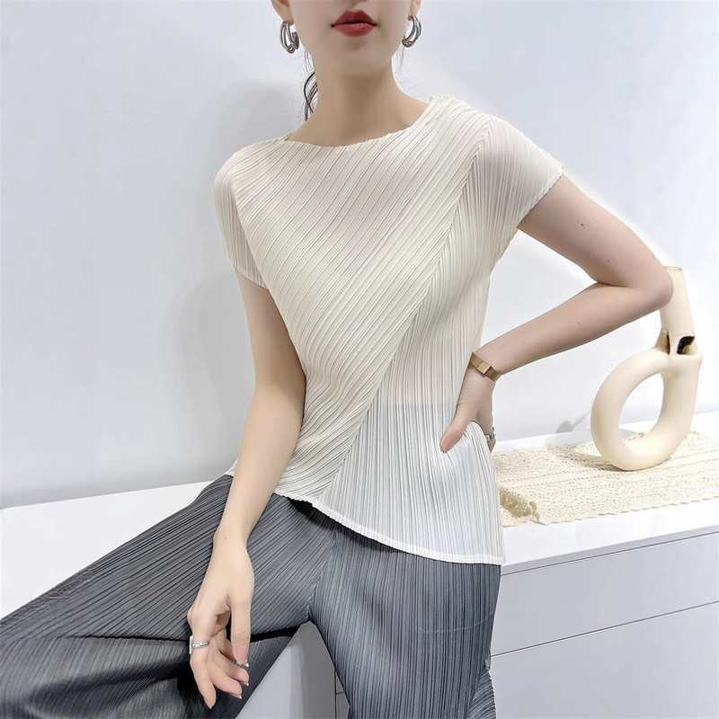 2024 New Pleated Top Irregular Overlapping T-Shirt Pleated Clothes Women's Round Neck Slim Fashion Easiest for Match Niche 2024 New Pleated Top Irregular Overlapping T-Shirt Pleated Clothes Women's Round Neck Slim Fashion Easiest for Match Niche