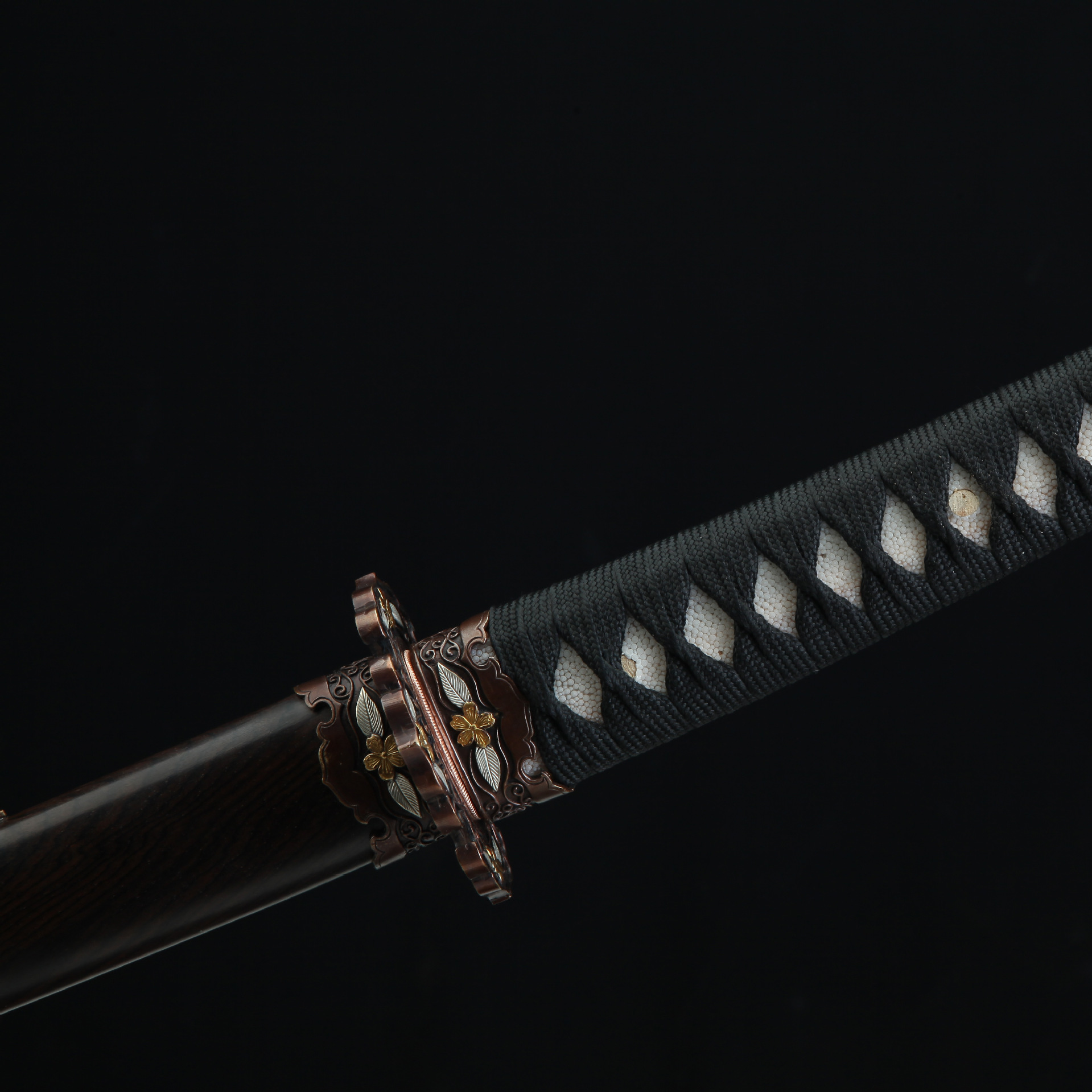 龙泉市刀剑手工锻打樱花太刀防身冷兵器指挥刀一体宝剑收藏未开刃