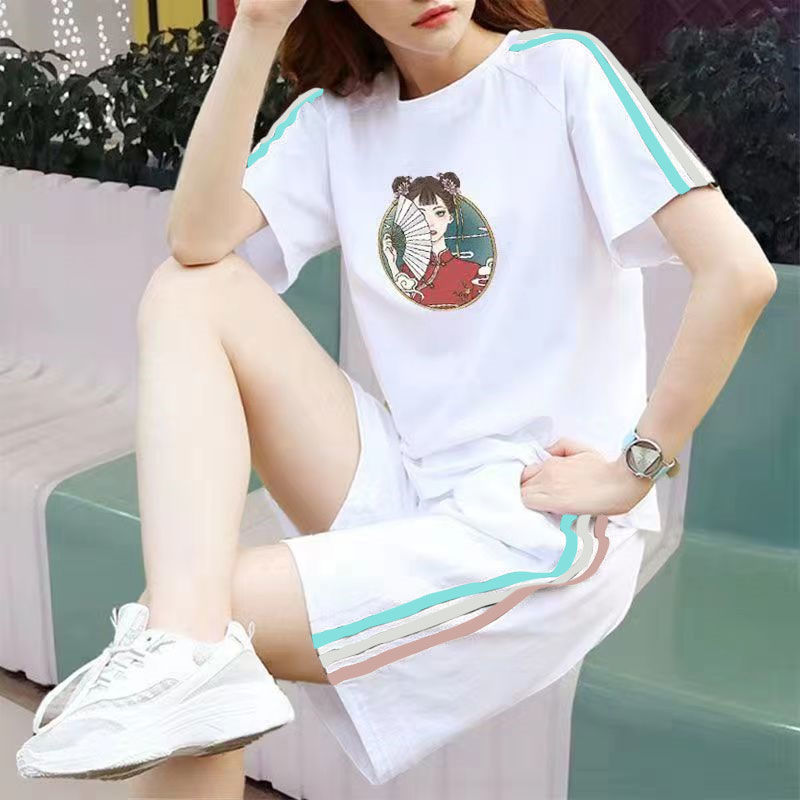 여성을 위한 3색 민족 스타일의 흰색 정장