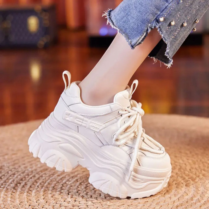 Demi-season shoes platform