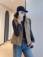 三星90白鸭绒小个子轻薄显瘦连帽羽绒马甲外套2025冬新款G102707