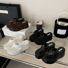 920-2~2025年夏季新款松糕厚底坡跟夹趾人字拖鞋女外穿