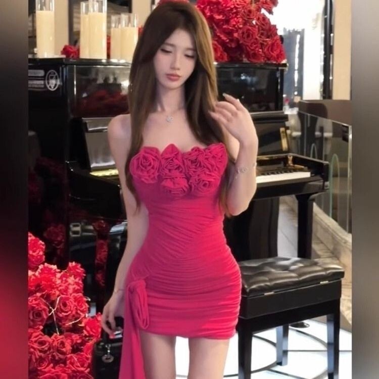 French-Style Sexy Pure Desire Tube Top Dress, New Model with Three-Dimensional Floral Ruched Short Skirt, Internet Celebrity Style