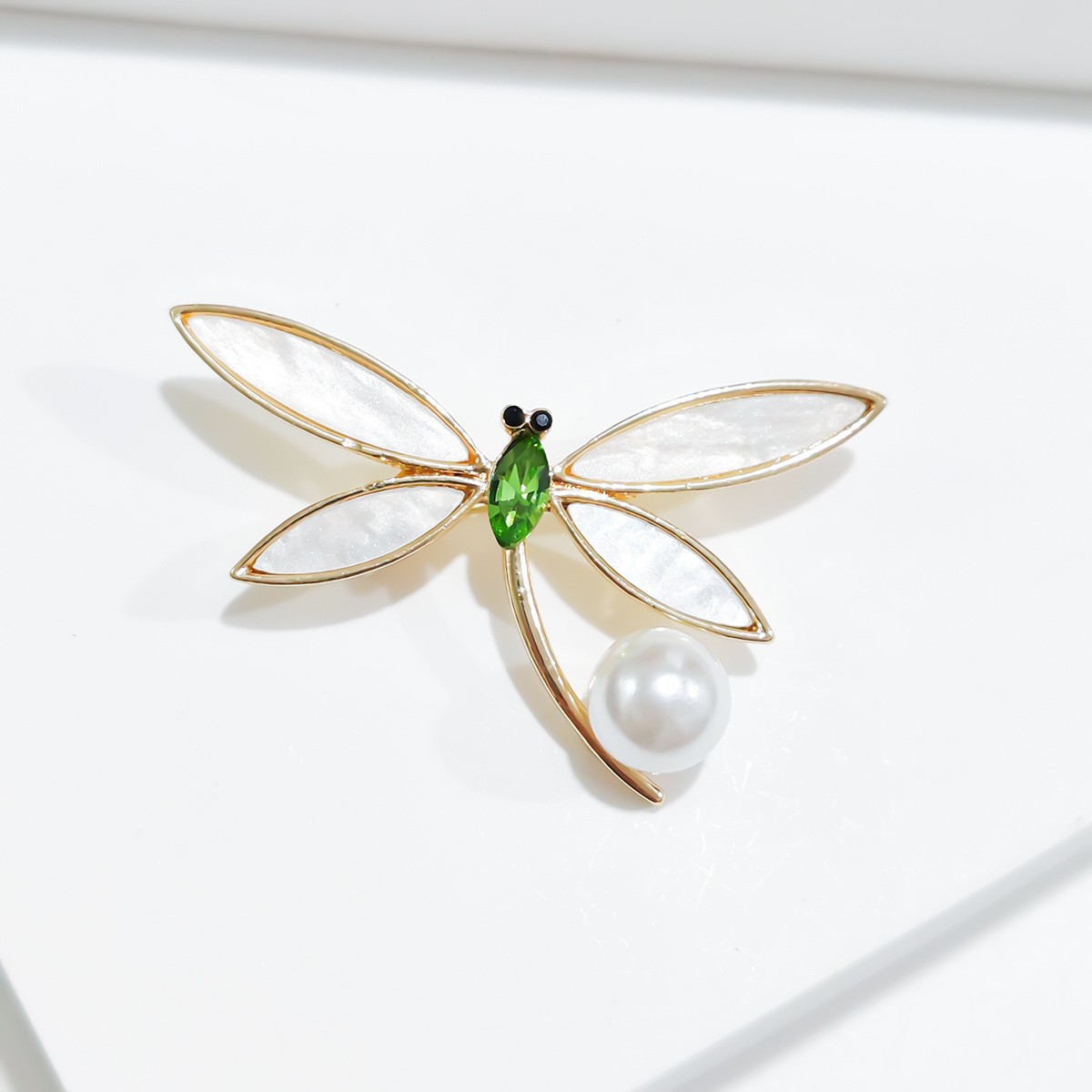그린 다이아몬드 잠자리 브로치