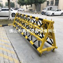 带刺移动护栏拒马路障 移动伸缩单层拒马门 大门防撞移动遥控巨马