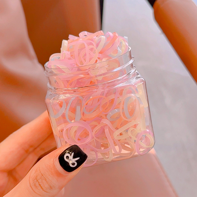 젤리 색상의 작은 항아리는 약 250입니다.