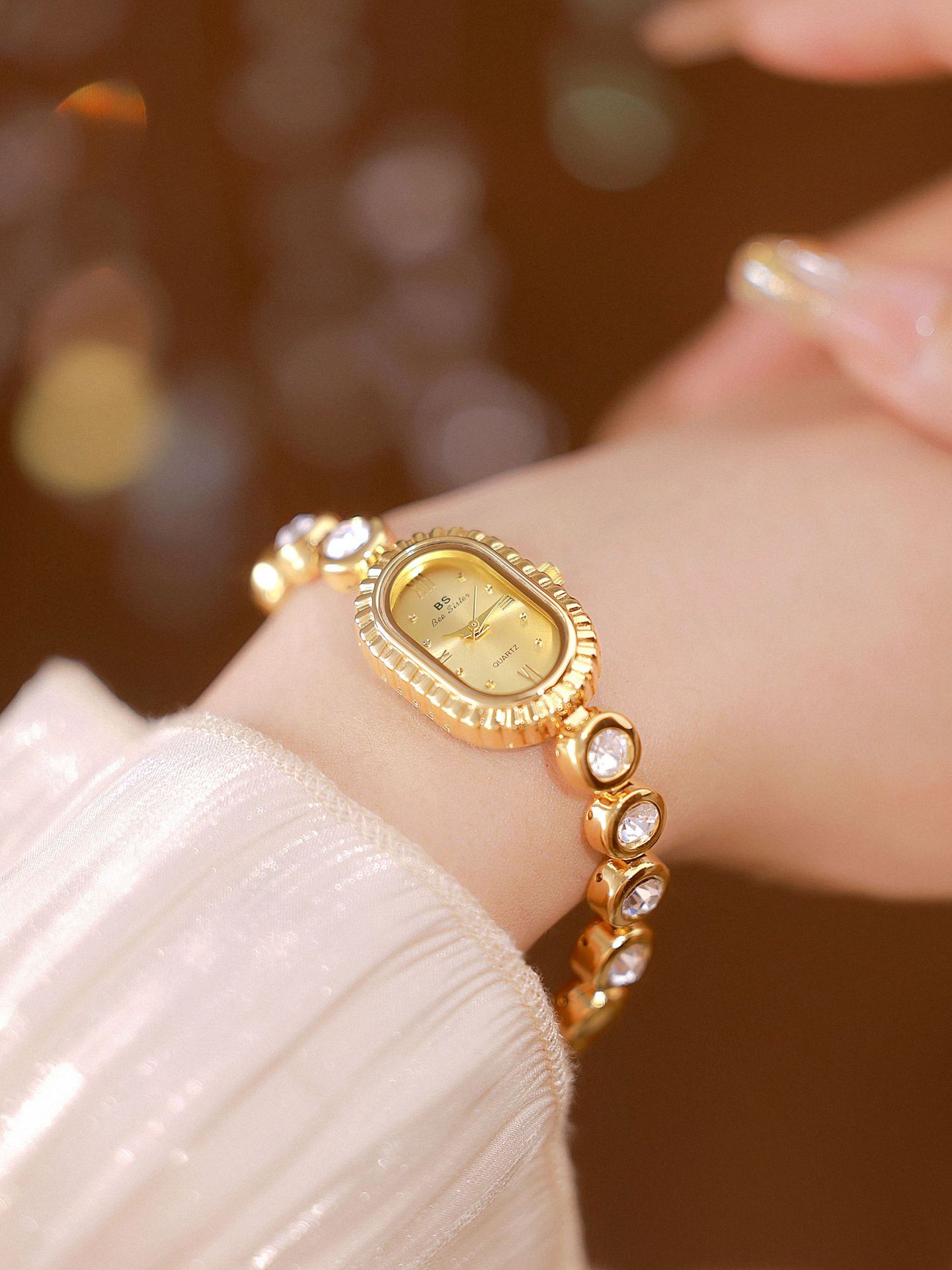60g Weight Tempered Glass Mirror Material Alloy Strap Material Watch Classification Pointer Display Type Jewelry Buckle Buckle Style Oval Dial Shape Casual, Daily Occasion Quartz Movement Solid Color Pattern Women's Gender Retro Style Retro Solid Color Jewelry Buckle Quartz Watch Women's Watches 7