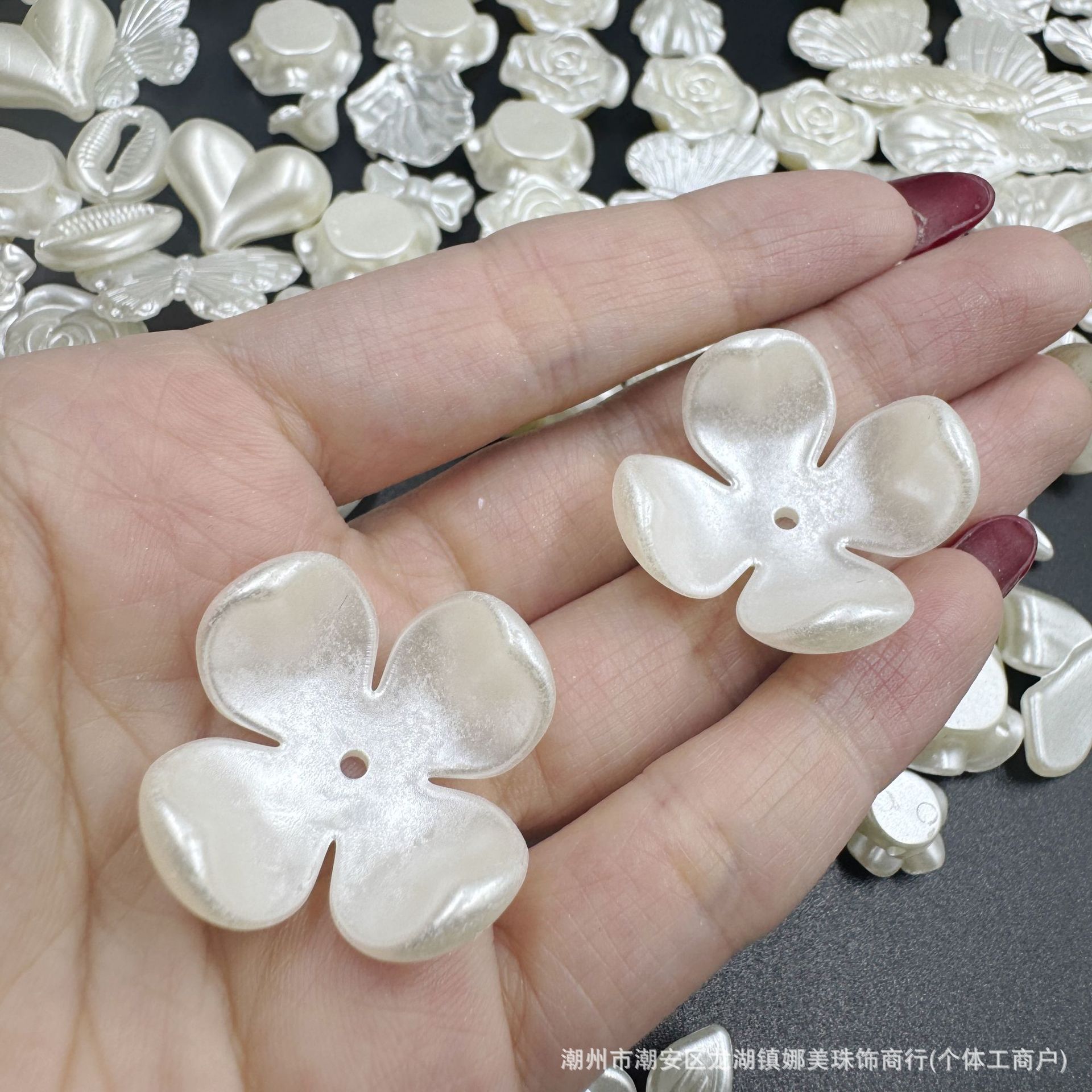 Blanco hueco ABS anillo de perlas hecho a mano DIY accesorios de clip de cabello decoración en línea en vivo