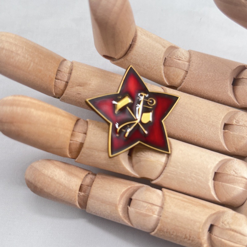 Vintage Red Pentagram Enamel Badge Cultural and Historical Brooch Collection Souvenir Backpack Collar Accessory Pendant