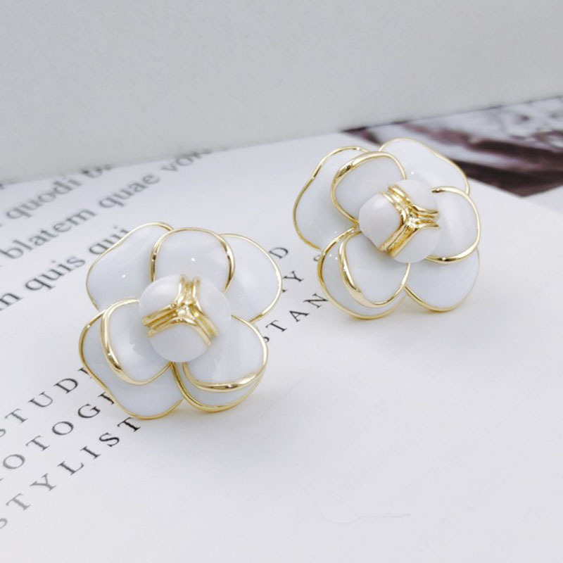 պ¿䵭õ廨Ůʱи߼иԶ