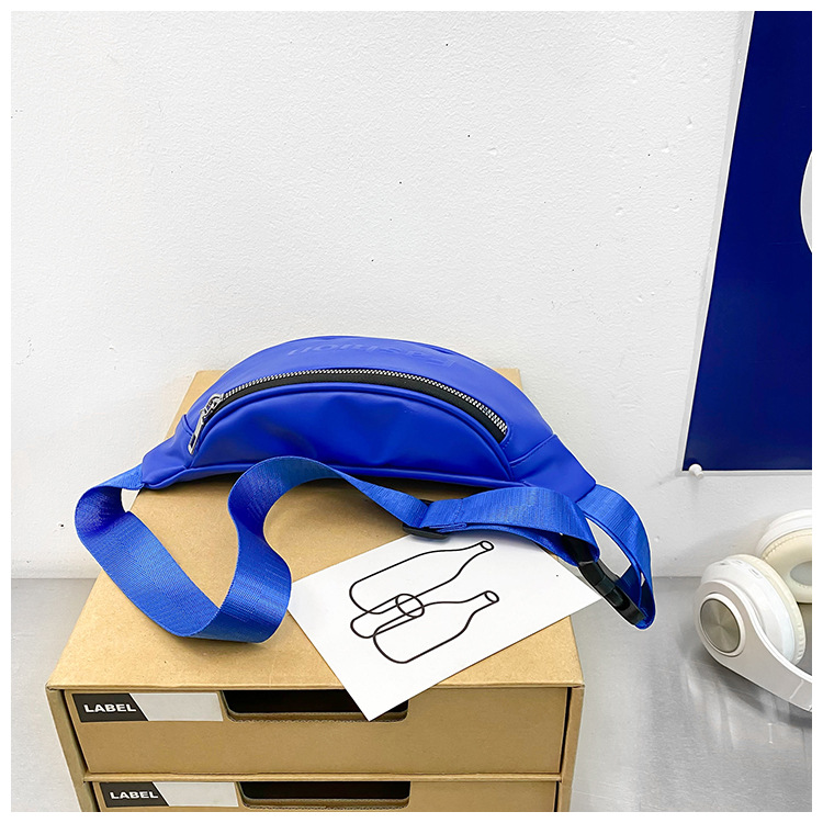 Kid'S Pu Leather Solid Color Classic Style Dumpling Shape Zipper Fanny Pack display picture 2