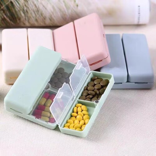 Bulk Portable 7-Compartment Medicine Box with Independent Folding Double Storage Box, Magnetic Magnetic 7-Compartment Pill Box