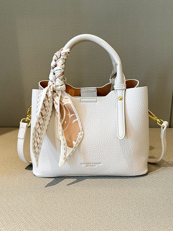 Bolso de mujer coreano de moda de alta gama al por mayor transfronterizo bolso de cubo de viaje de gran capacidad bolso de mensajero de hombro simple