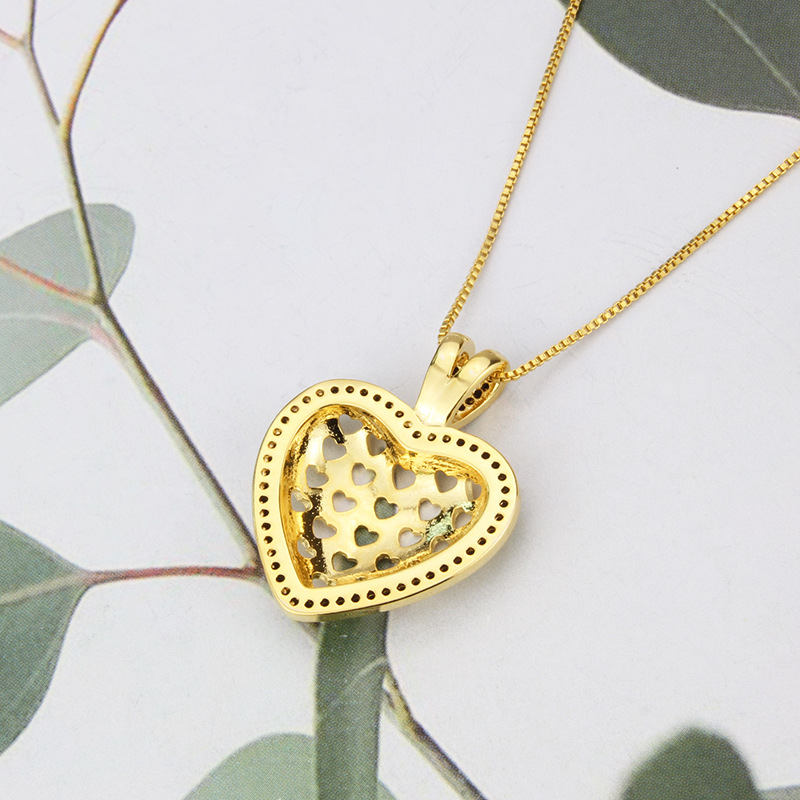 Nihaojewelry Simple Black Zircon Gold-plated Hollow Heart-shaped Necklace Wholesale Jewelry display picture 6