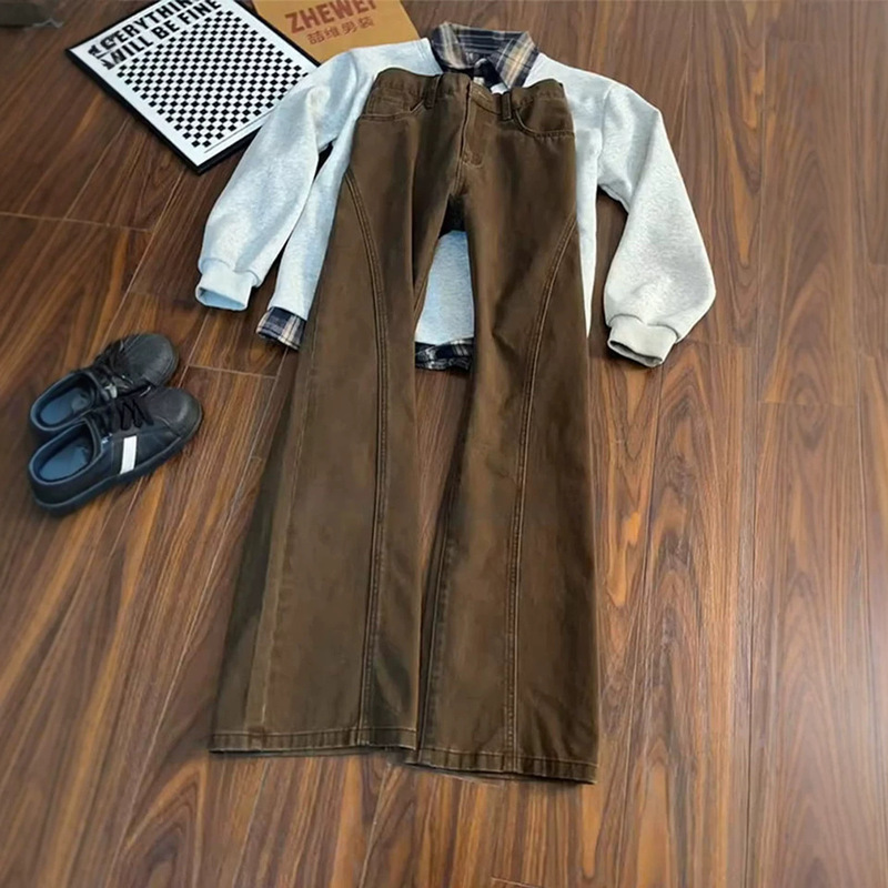 American-style slanted cut brown denim jeans for men, spring slim-fit workwear pants, clean-fit micro-flared trousers American-style slanted cut brown denim jeans for men, spring slim-fit workwear pants, clean-fit micro-flared trousers