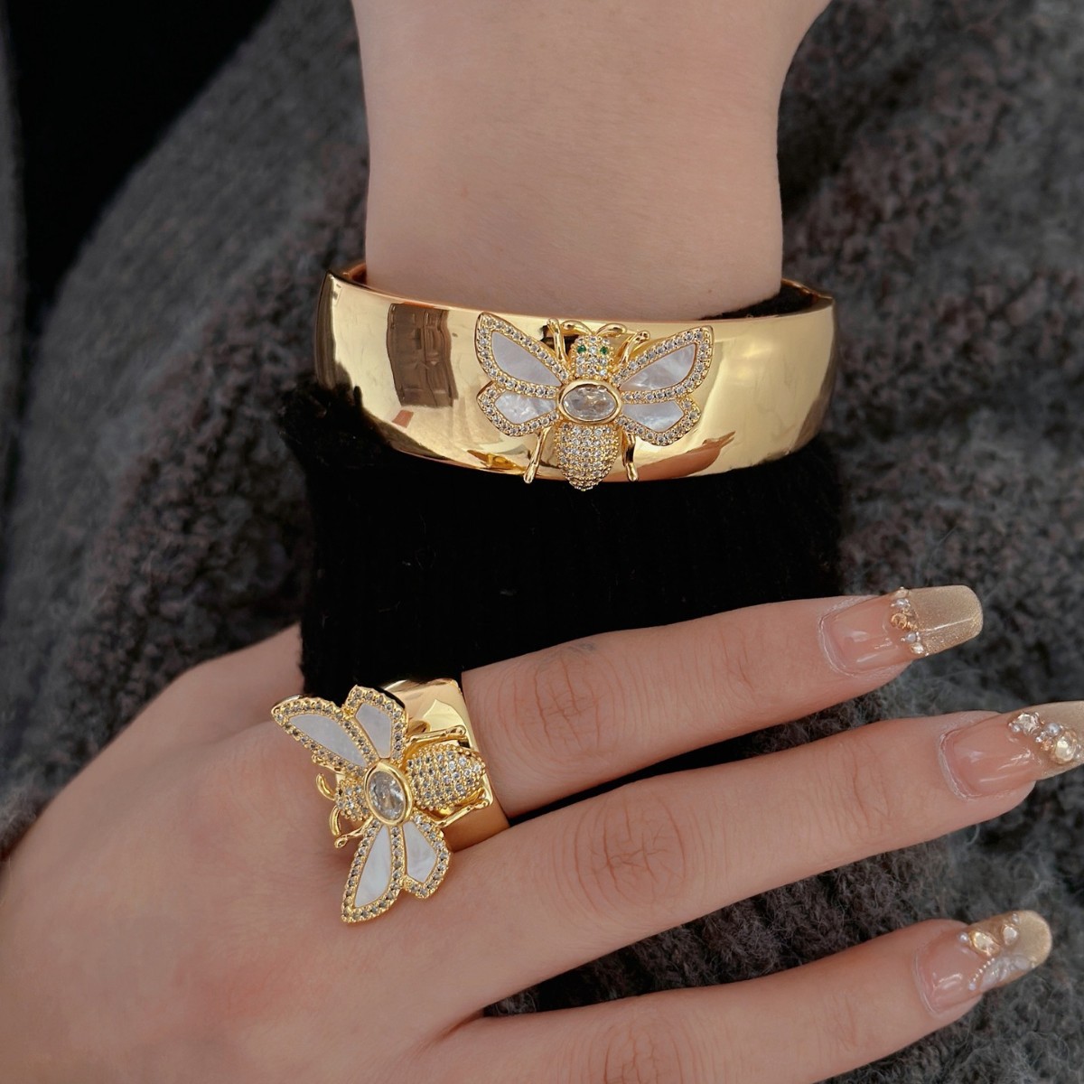 All Seasons Season Women's Gender Wholesale Jewelry Vintage Style Classic Style Bee Copper White Shell Plating Rings Bracelets