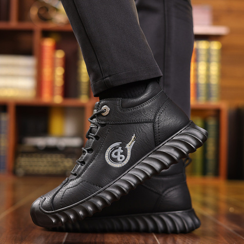 2024 New Leather Men's Cotton Shoes with Fleece Warmth High-top Thick Cotton Shoes Snowproof Snow Boots Men