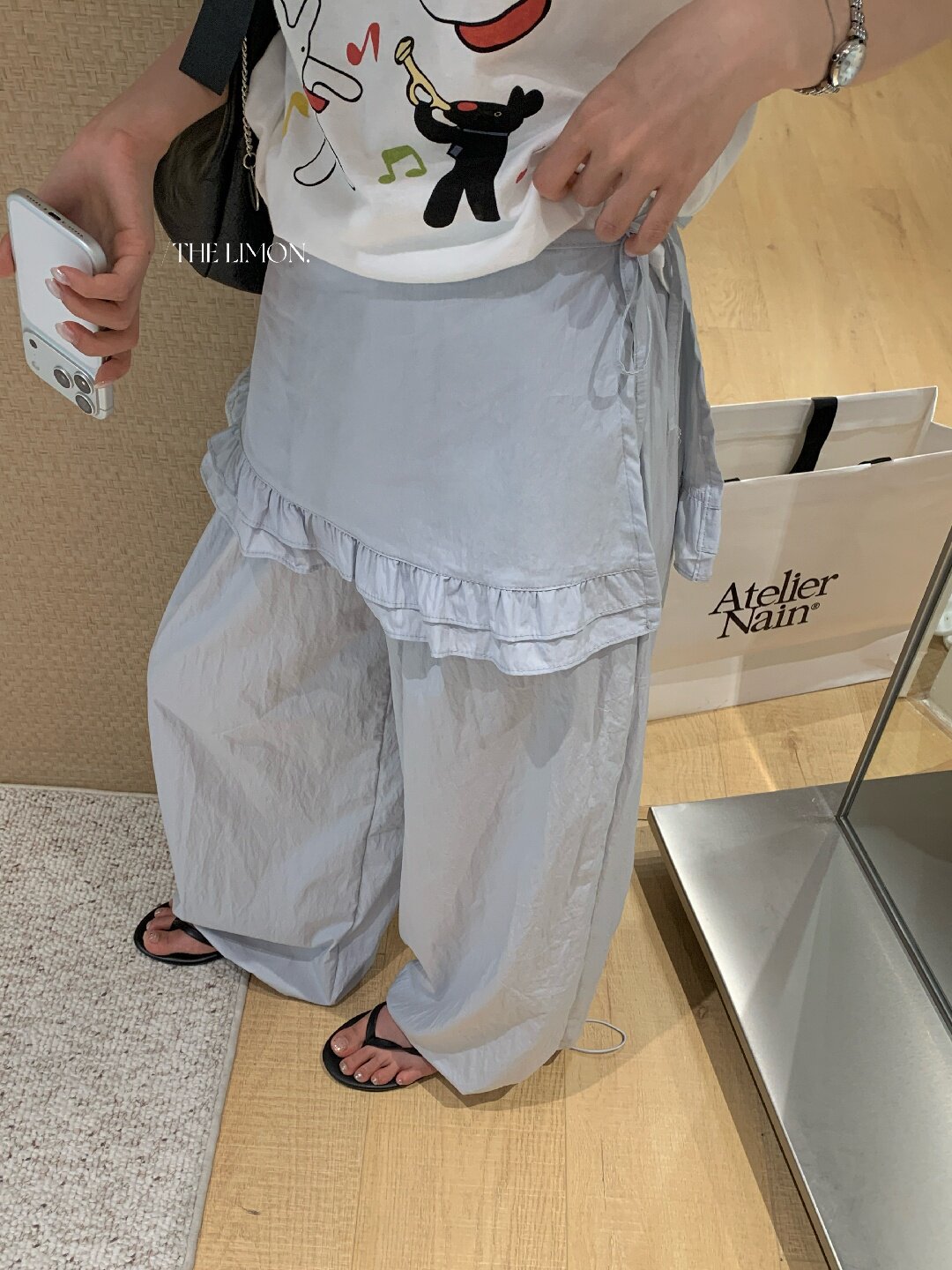 Quần culottes nữ ống rộng cạp cao, phối viền ren xếp tầng, dáng suông rộng, thanh lịch và thoải mái — màu đen, Xanh da trờicolor, màu trắng, Đá vôi chi tiết 34