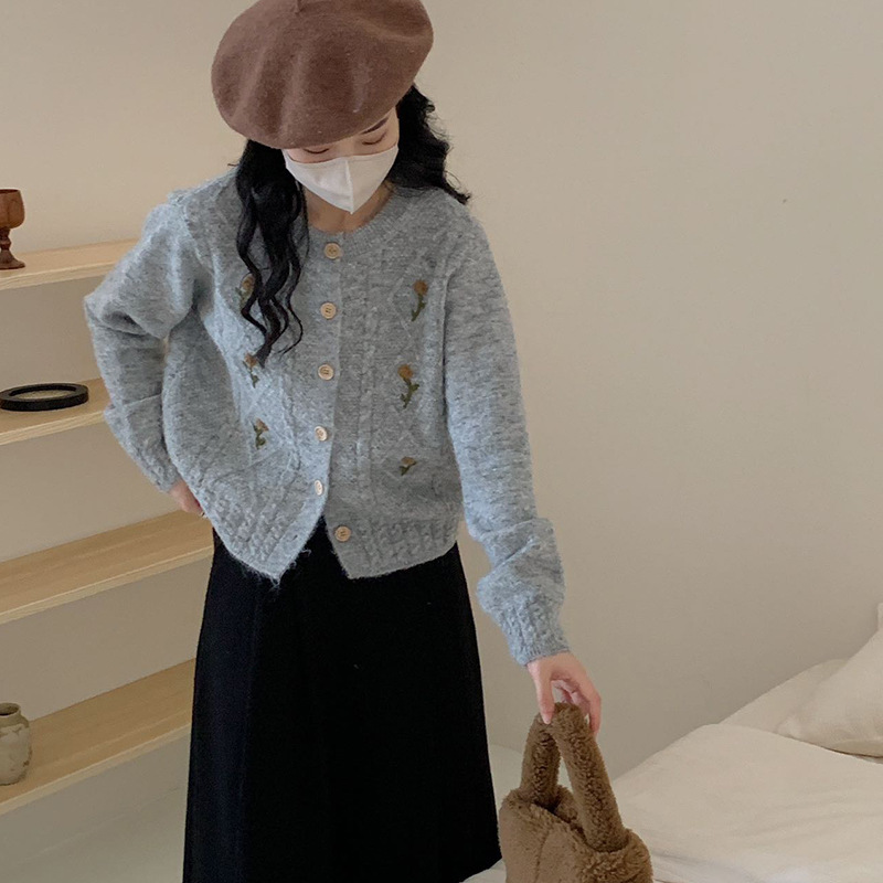 秋冬新款宽松软糯圆领针织开衫韩系温柔风复古刺绣毛衣外套女上衣|undefined